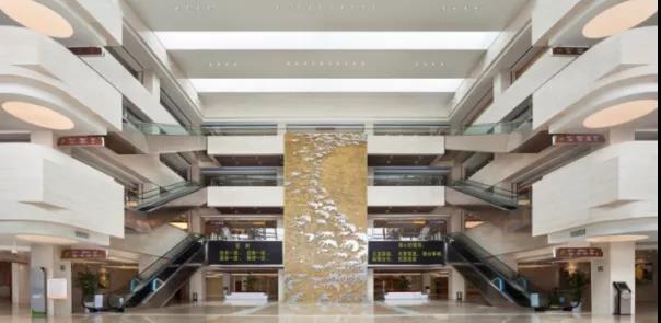 醫(yī)院藝術(shù)裝飾與醫(yī)院空間如何融合才能更好發(fā)揮療愈作用？